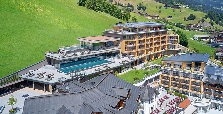 Hotel resort realizes building control with PEAKnx